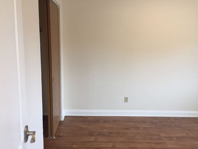 Building Photo - 193 Palace Cir