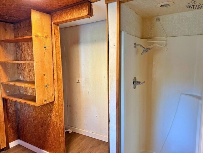 Building Photo - 704 Reagan St