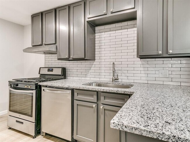 Building Photo - 705 N Key Blvd