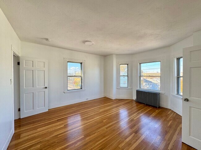 Building Photo - 33 Hollis Ave