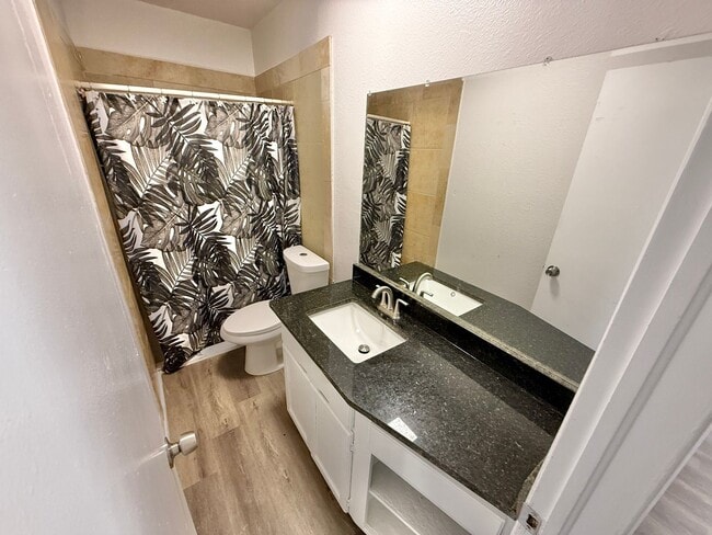 Building Photo - Socorro 2 Bedroom 1 Bath