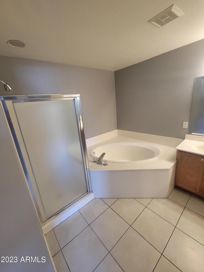 Building Photo - 5846 W Gelding Dr