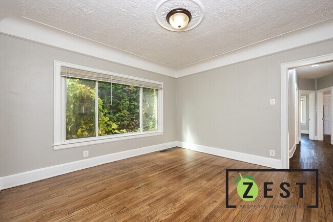 Building Photo - 3740 Tyler St