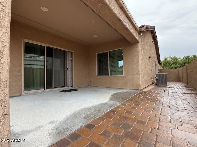 Building Photo - 17545 W Lilac St