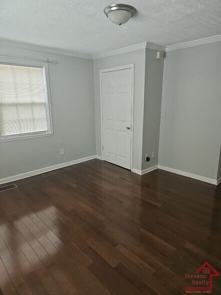 Building Photo - 2412 Chapel Ave