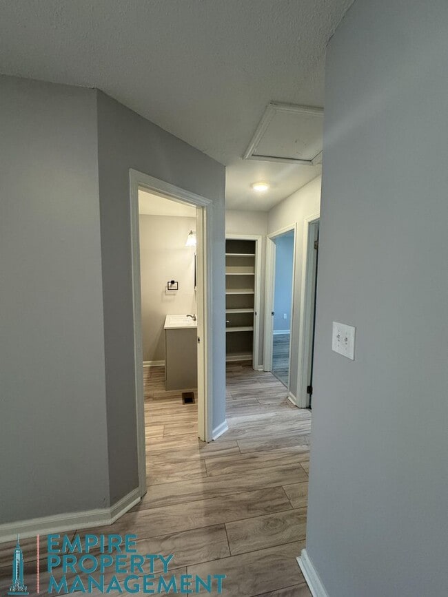 Building Photo - 9006 Mahogany Row SE