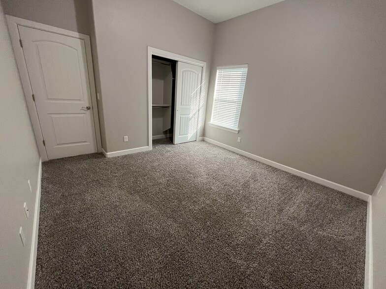 Guest Room 1 - 3456 David Palacio Dr