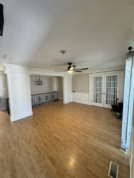 Building Photo - 9239 W Zuni Dr