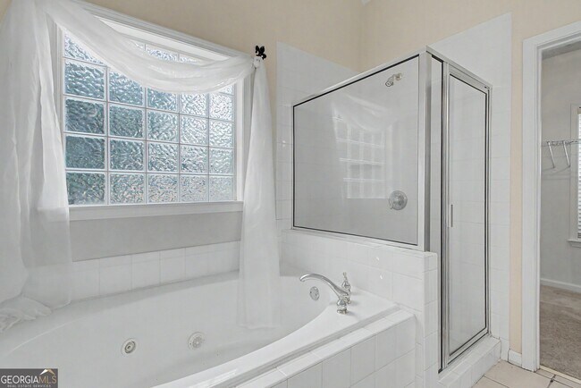 Building Photo - 255 Squire Ln