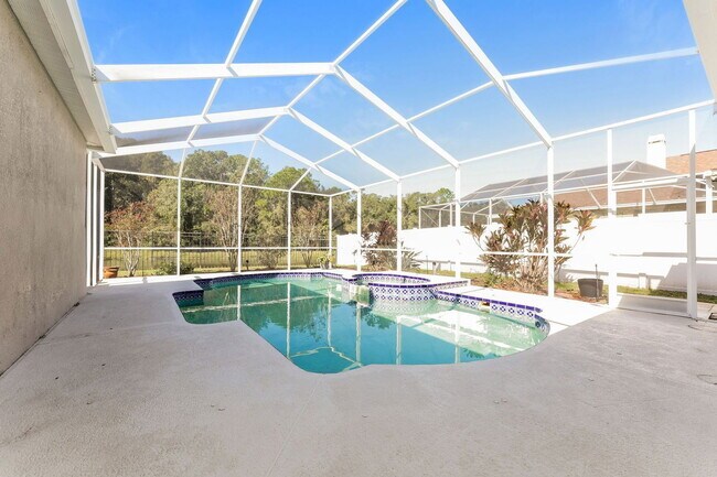 Building Photo - 1253 Deerbourne Dr