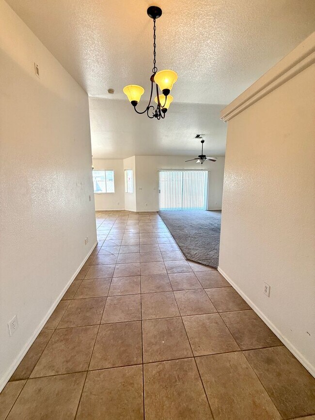 Building Photo - Great 3 bedroom, 2 bathroom home located in a cul-de-sac