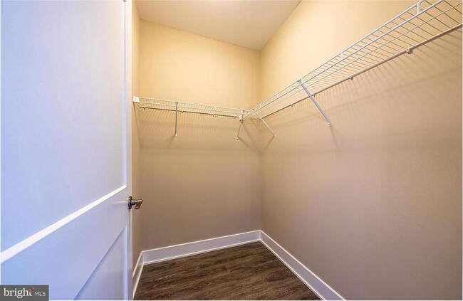 Building Photo - 145 Riverhaven Dr