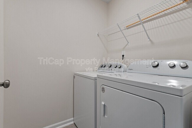 Building Photo - 416 Glen Clova Dr