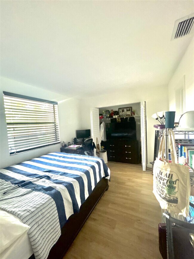 Building Photo - 1363 NW 94th Way