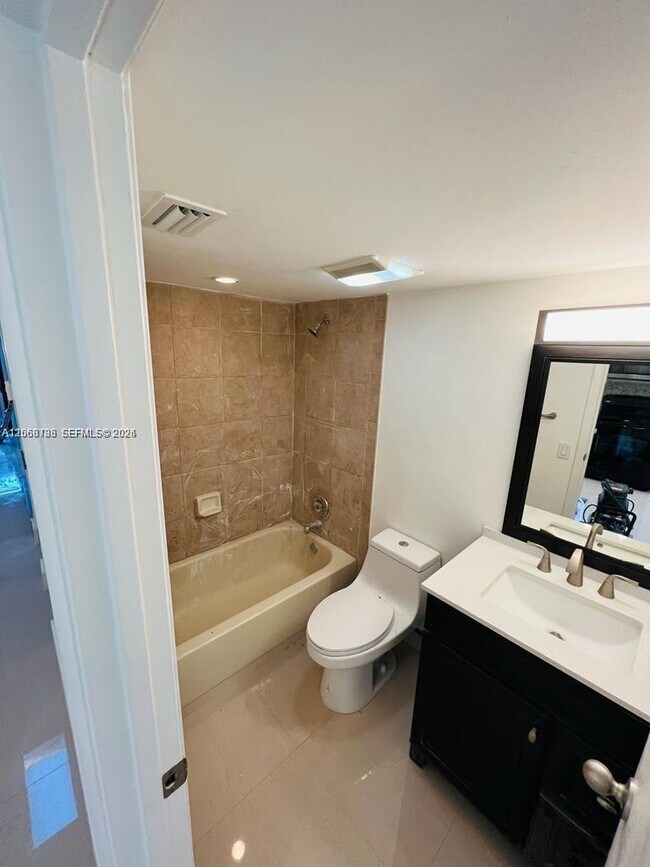 Building Photo - 4157 SW 85th Ave