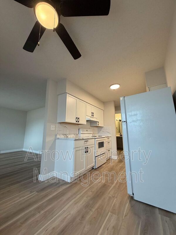 Building Photo - 610 S 7th St