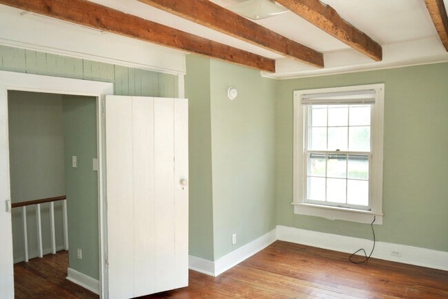 Building Photo - 920 Anderson St