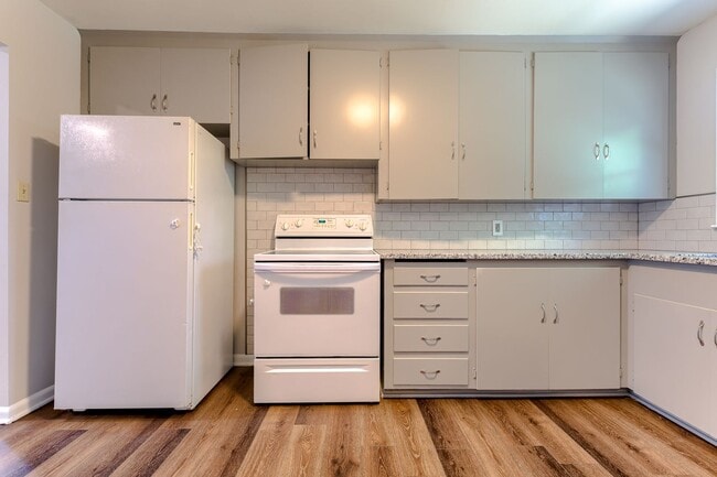 Building Photo - 602 SE 5th St