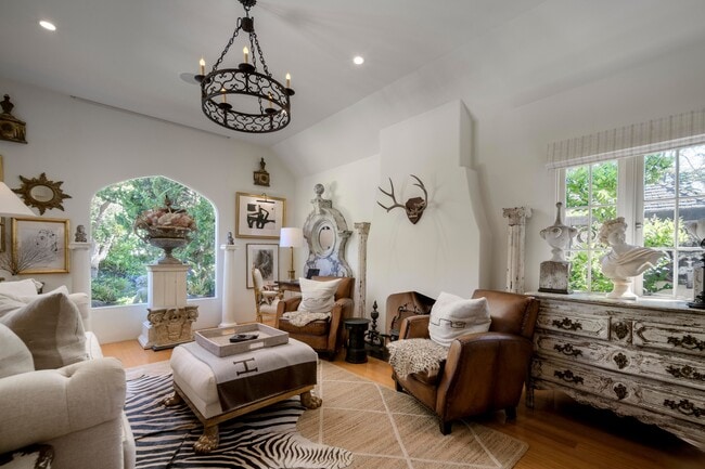 Building Photo - 3109 Calle Cedro