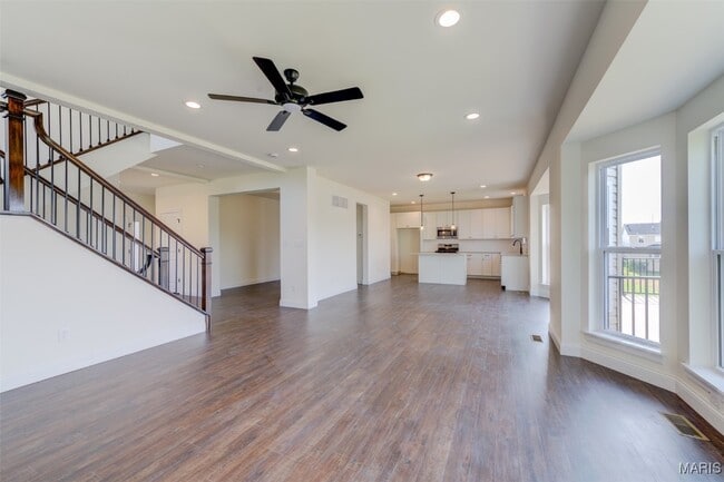 Building Photo - 2025 Maryland Oaks Cir