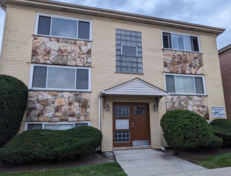 Front - 10451 Carol Ct