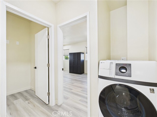 Building Photo - 8457 Langdon Ave