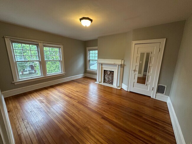 Building Photo - 160 Frambes Ave