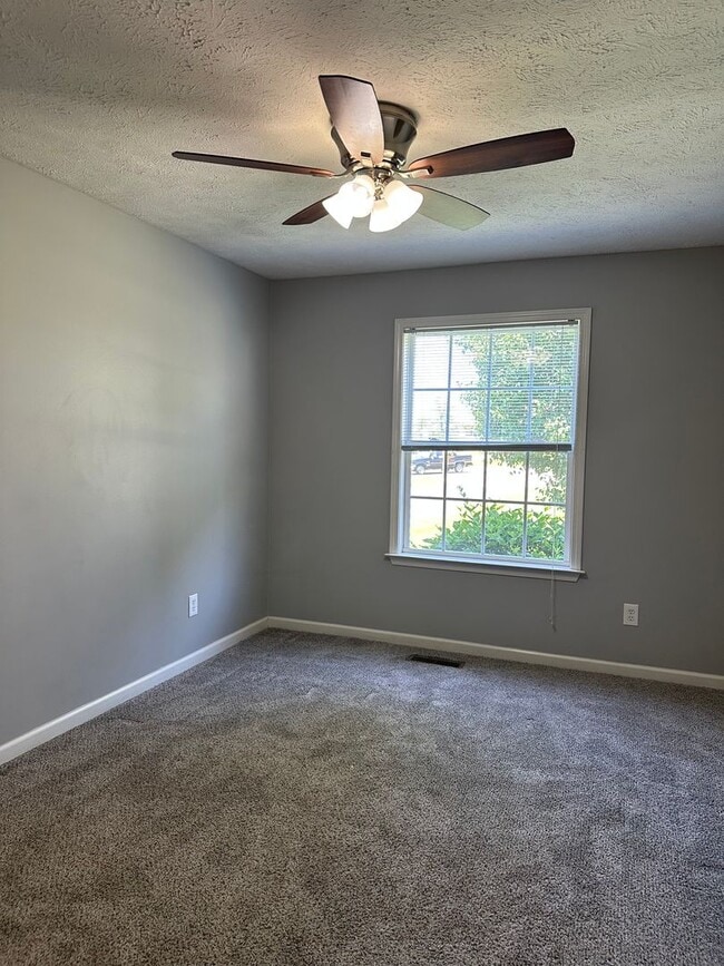 Building Photo - 2024 Stafford Dr