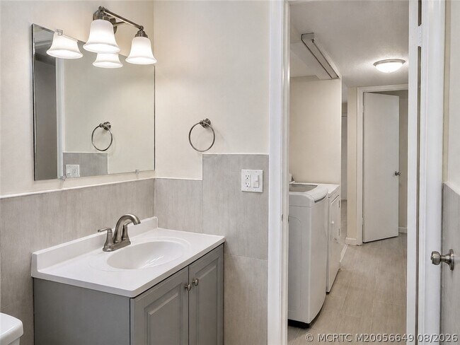 Building Photo - 2103 SE Edler Dr