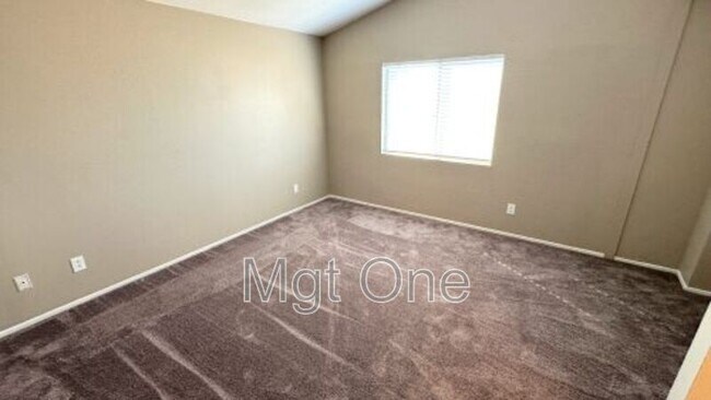 Building Photo - 15763 Paine St