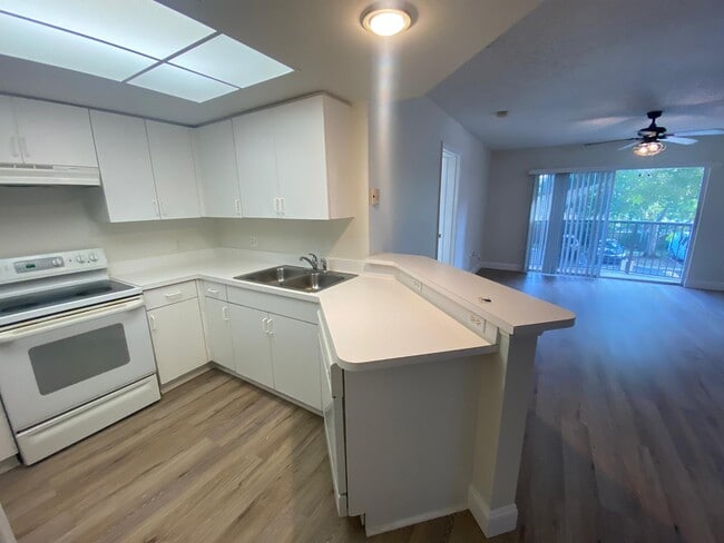 Building Photo - 4155 N Haverhill Rd