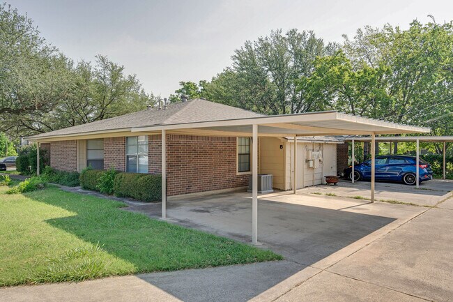 2 Car - Car port - 1233 Cordell St