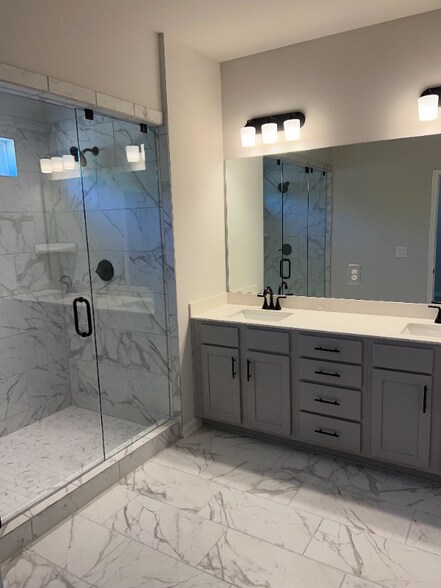 Building Photo - 4733 Cypress Park Dr