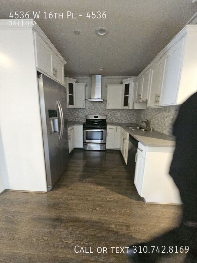 Building Photo - 4536 W 16th Pl