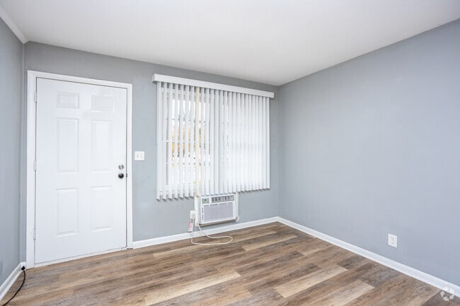1BR, 1BA - 450SF - Ashley Oaks