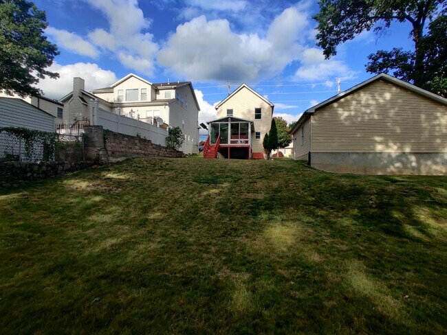 Building Photo - 282 N Prospect Ave