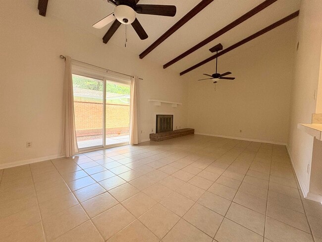 Building Photo - 164 SE Villas Ct