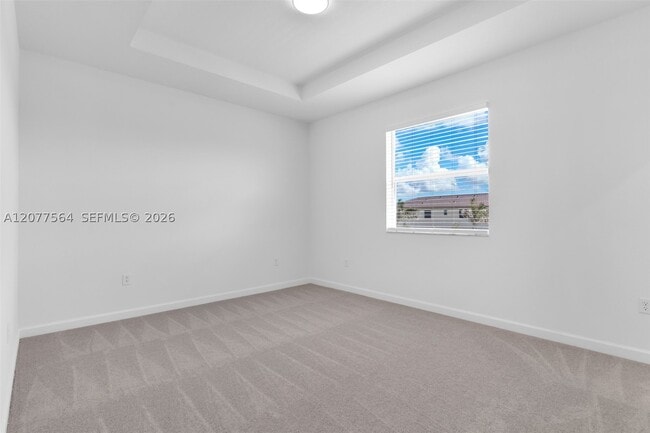 Building Photo - 2660 SE 28th Dr