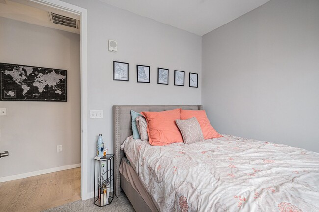 Building Photo - Coming Soon: One-Bedroom, One-Bath Condo i...