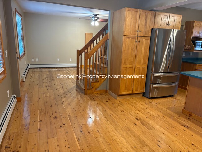 Building Photo - 27-A Laurel Lane