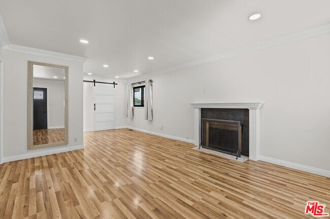 Building Photo - 7212 W 91st St