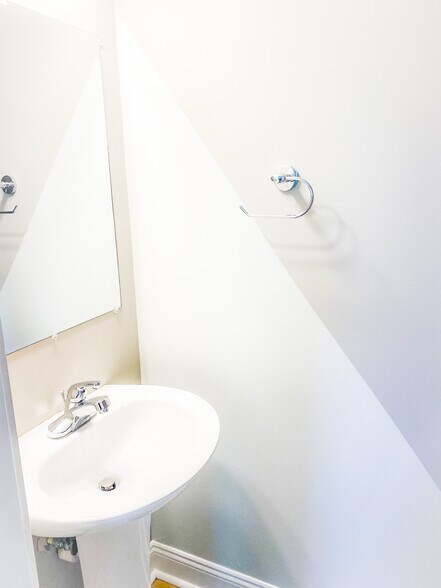 Building Photo - 1137 Unity Dr