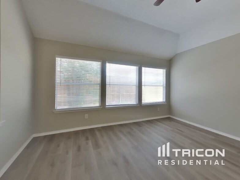 Building Photo - 5619 Indian Hill Dr