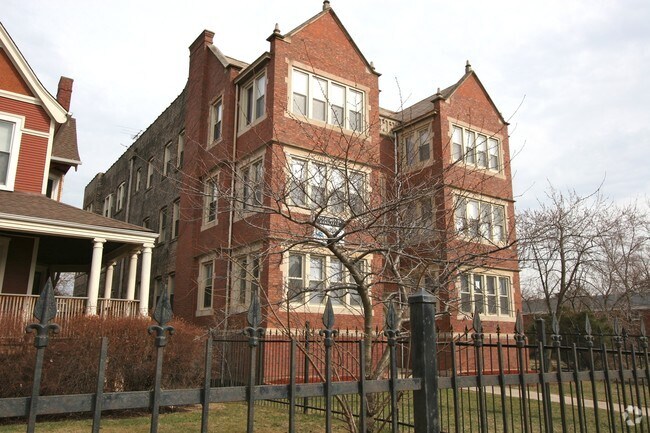 Building Photo - 617 N Central Ave