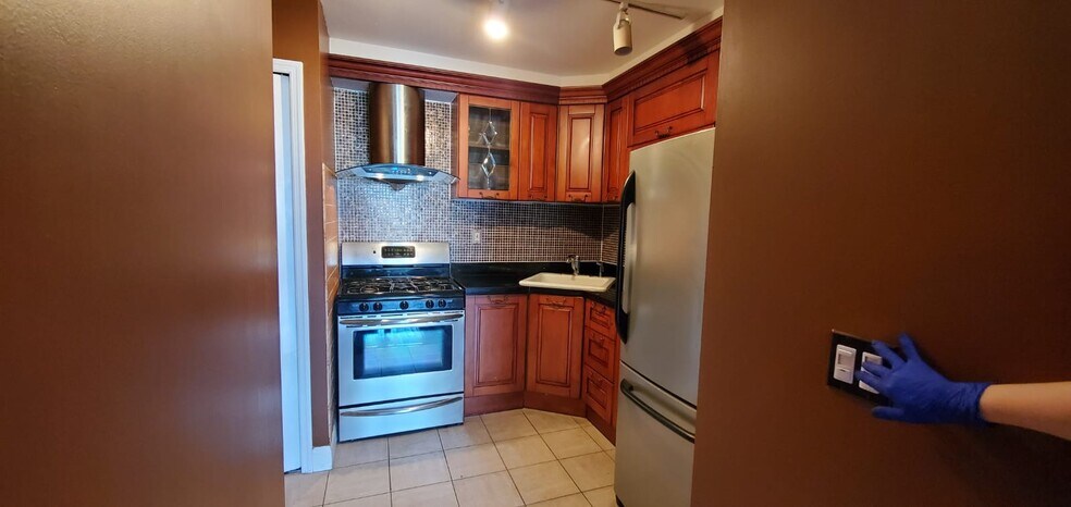 Building Photo - 2716 41st Ave