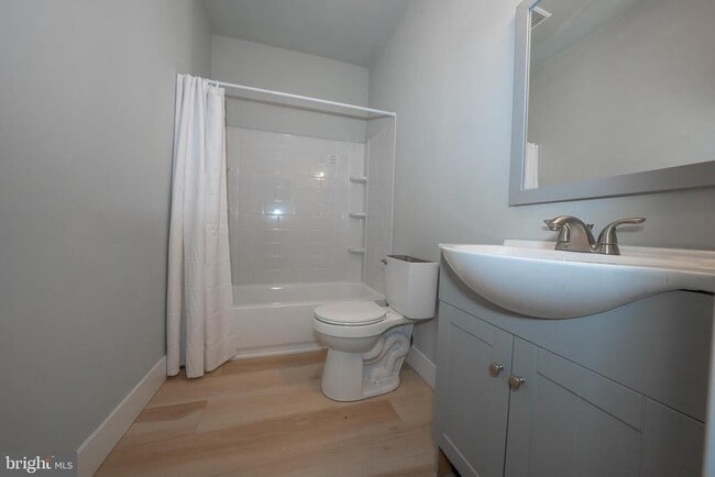 Building Photo - 122 3RD St