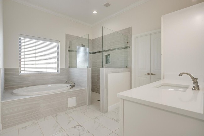 Building Photo - Amazing 5 Bed, 3 Bath New Build- Beautiful...