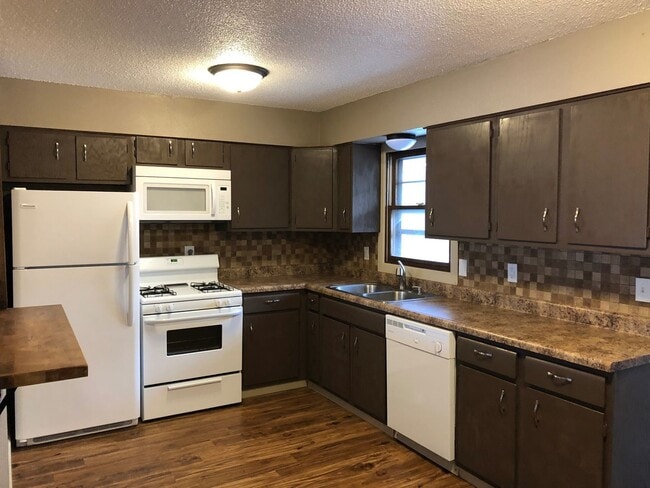 Building Photo - Spacious 3-Bedroom in Milan with 1-Car Garage!