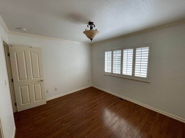 Building Photo - 108 Powell Avenue