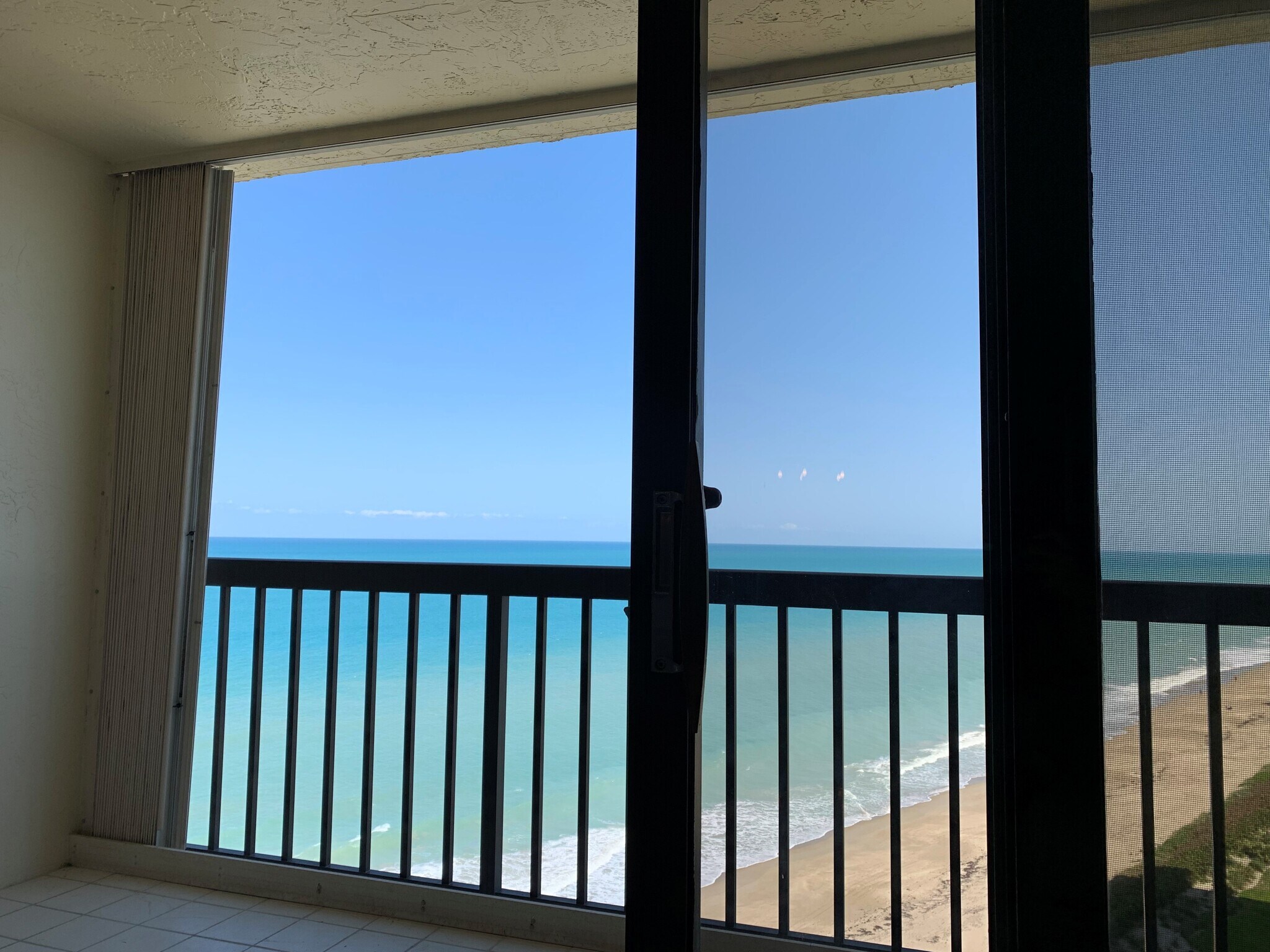 Building Photo - 9500 S Ocean Dr